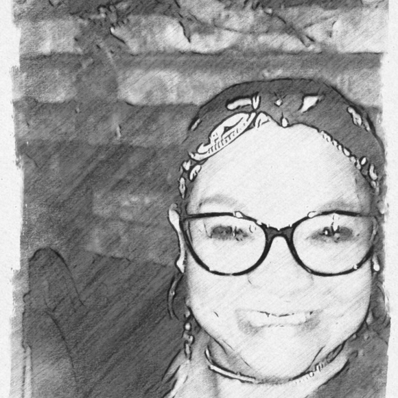 Meet your Posher, Liz - Picture 1 of 1